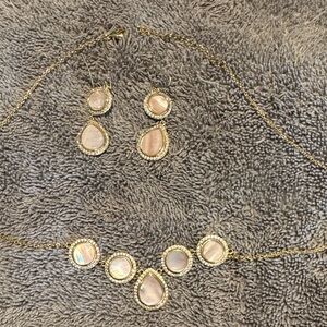 Elegant Gold and Cream Jewelry Set